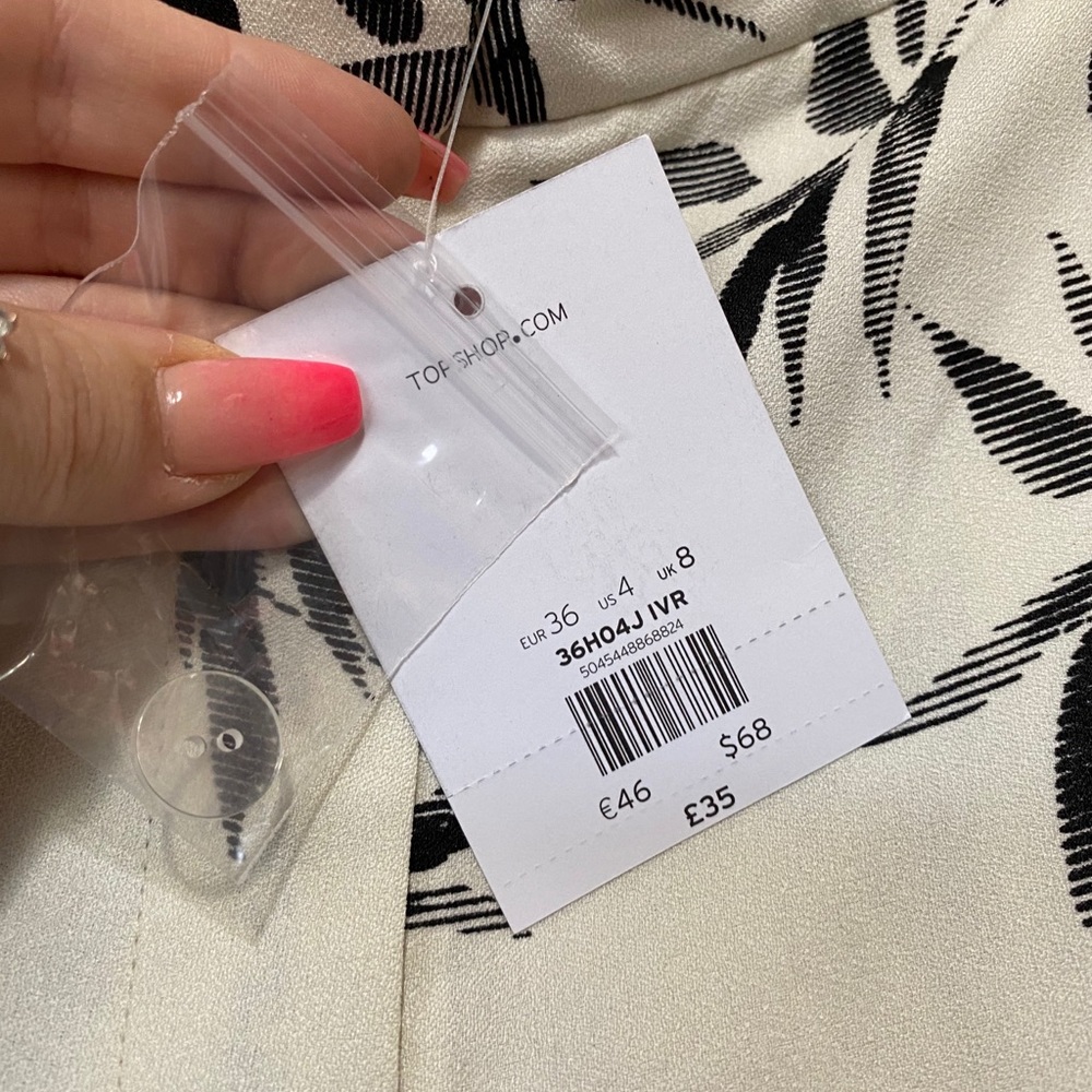 Topshop Floral Black White Dress Shorts - Picture 4 of 5